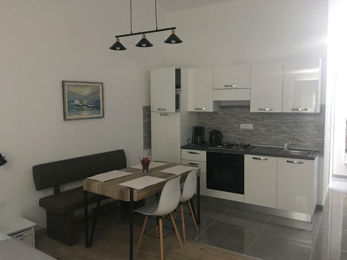 Studio Apartman Dado Bale Exterior foto