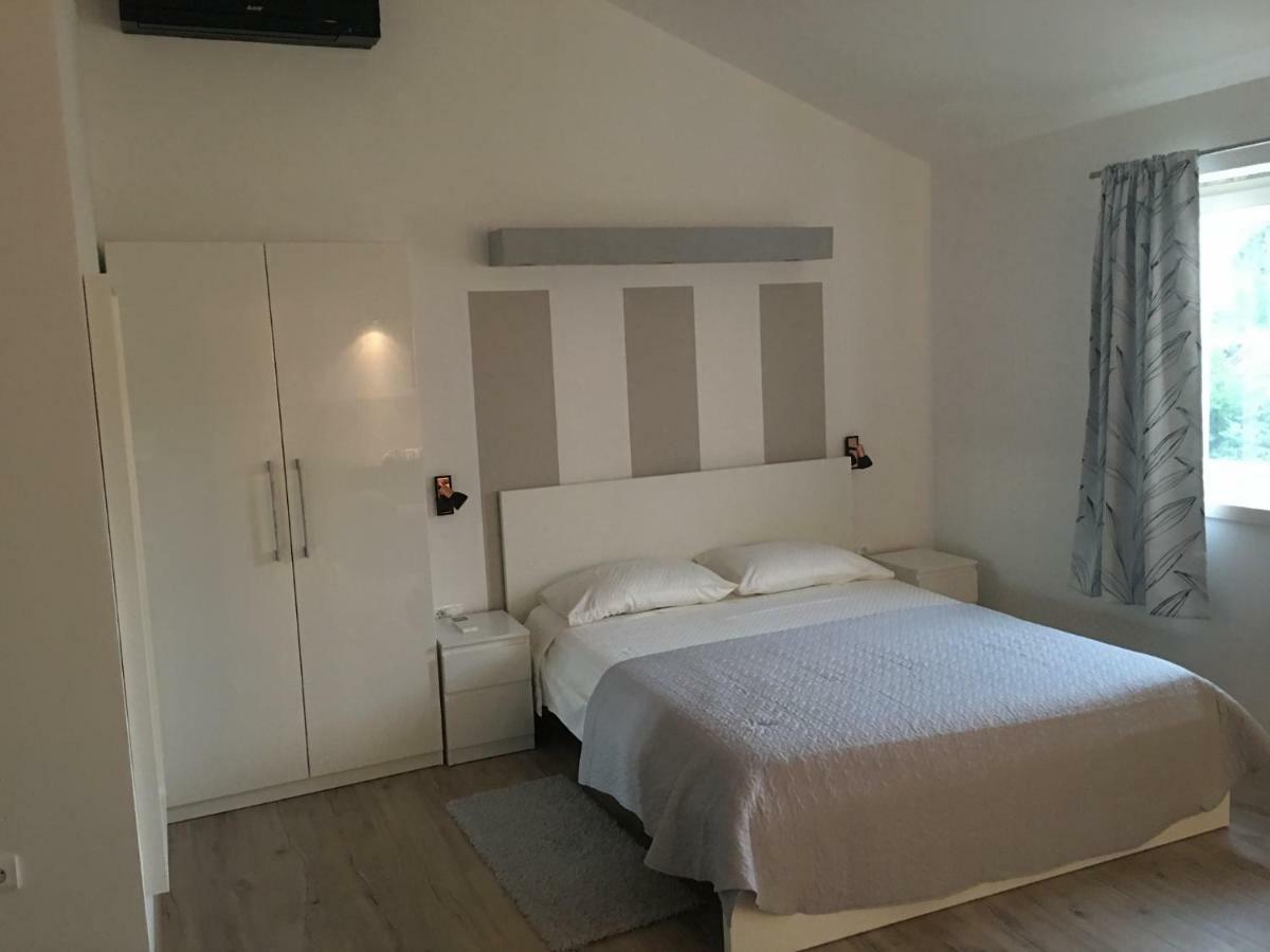 Studio Apartman Dado Bale Exterior foto