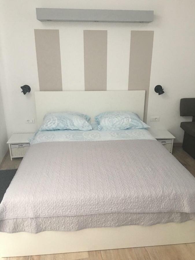 Studio Apartman Dado Bale Exterior foto